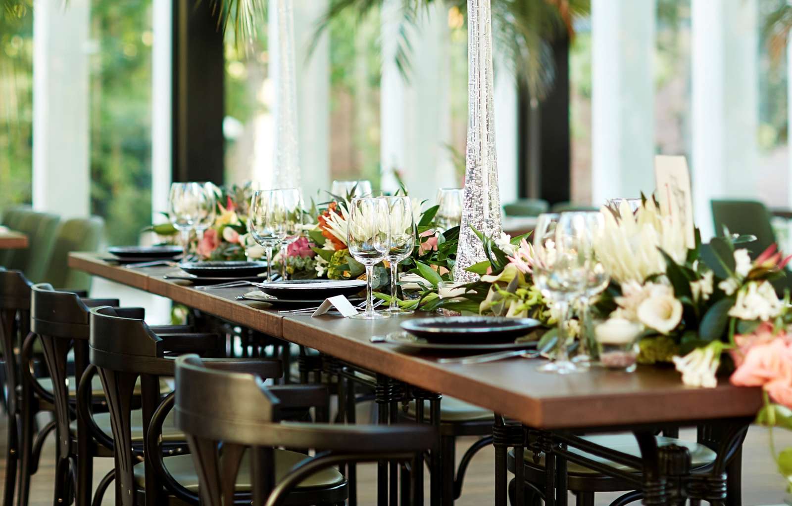 gedeckter Tisch im Palmensaal für Catering